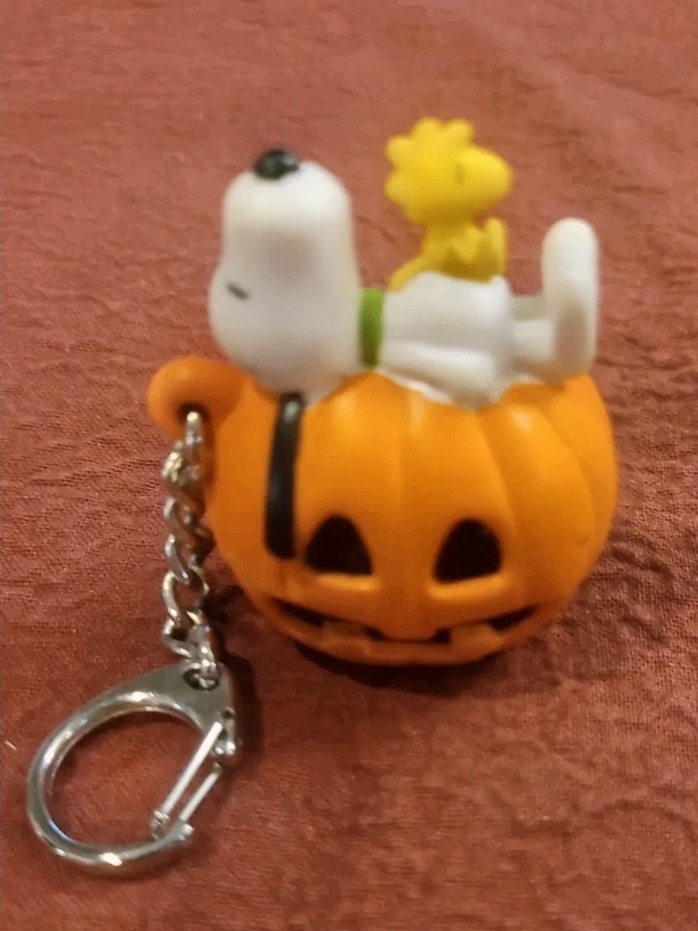 Vintage Peanuts Snoopy & Woodstock Halloween Pumpkin PVC Keychain